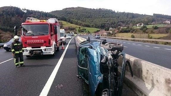 El tramo de Saltacaballo registra dos accidentes simultáneos