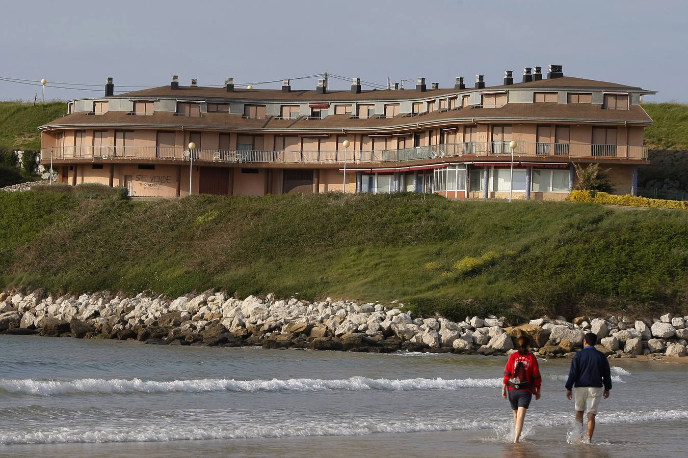 El Supremo salva de la piqueta la urbanización de la playa de Cuchía