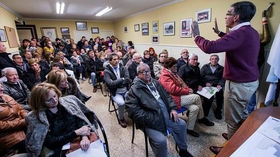 Los vecinos de Cueto, Monte y San Román muestran su inquietud por el futuro de sus fincas