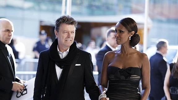 Bowie deja la mitad de su fortuna a Iman