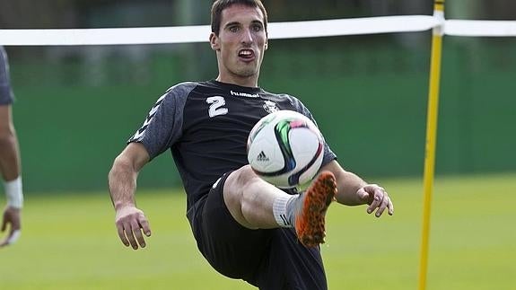 Borja San Emeterio continúa su guerra contra el quirófano