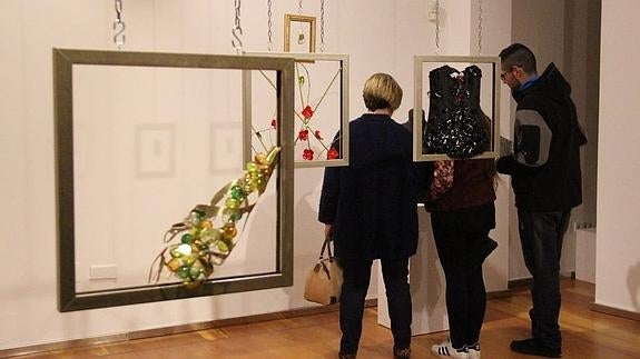 'Femenino Plural' ya puede visitarse en la Mauro Muriedas