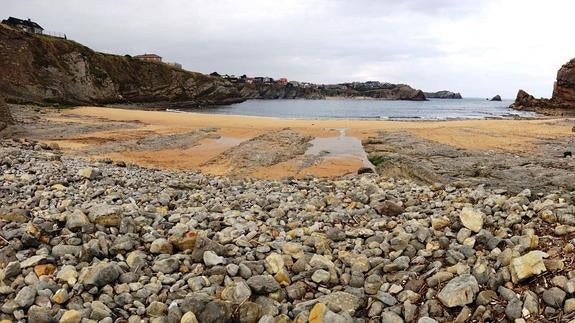 Piélagos pone a punto sus playas para Semana Santa