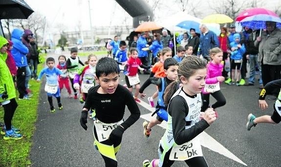 Una carrera contra la lluvia