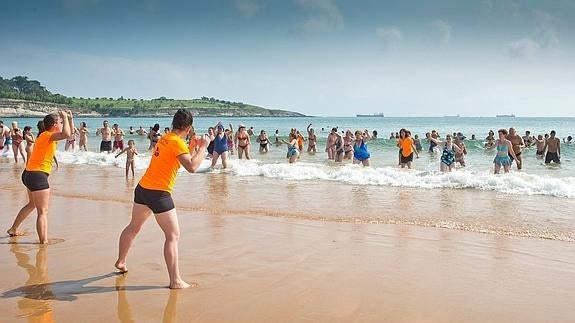 Santander prorroga su colaboración con la Asociación de Esclerosis Múltiple