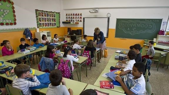 Los alumnos de Primaria tendrán más tutores durante menos tiempo en Cantabria