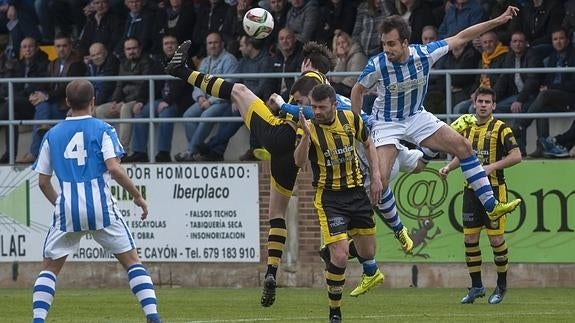 La Gimnástica pierde el liderato en Sarón