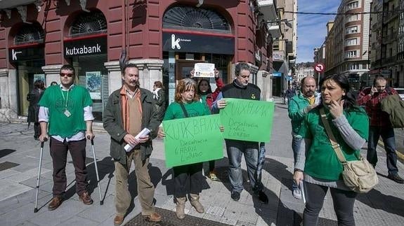 El Gobierno de Cantabria logra la suspensión del desahucio de la vivienda de Loredo