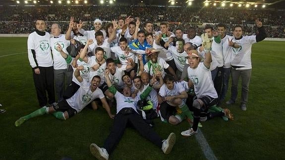 El Racing puede certificar en Cáceres su plaza para el play off