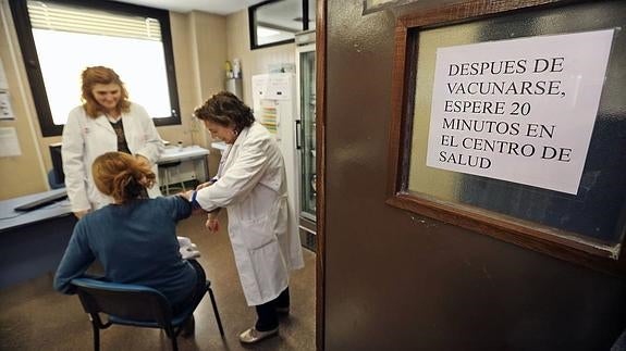 Médicos de familia y pediatras de Cantabria piden más recursos y más tiempo por paciente