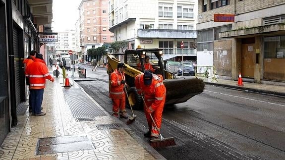 Torrelavega prevé licitar este año otro plan de asfaltado