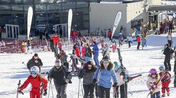 Alto Campoo abre el fin de semana hasta las tres de la tarde