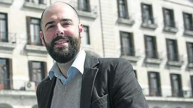 El economista Julio Revuelta disputará a Blanco el liderazgo de Podemos