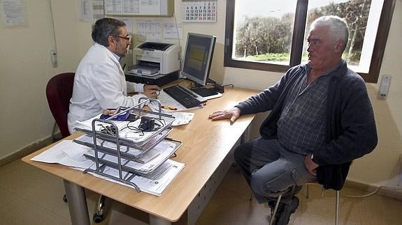 Sanidad amplía de ocho a diez minutos el tiempo de consulta médica por paciente