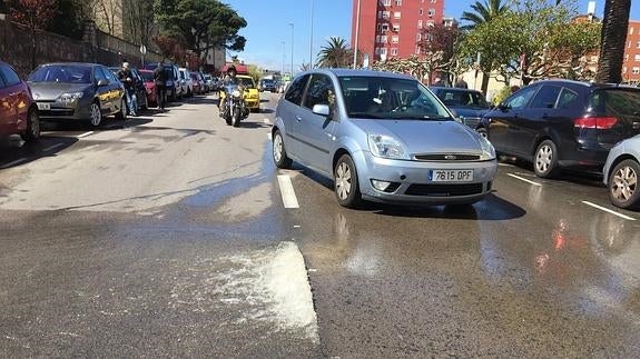 Santa Teresa se queda sin agua doce horas al reventar una tubería