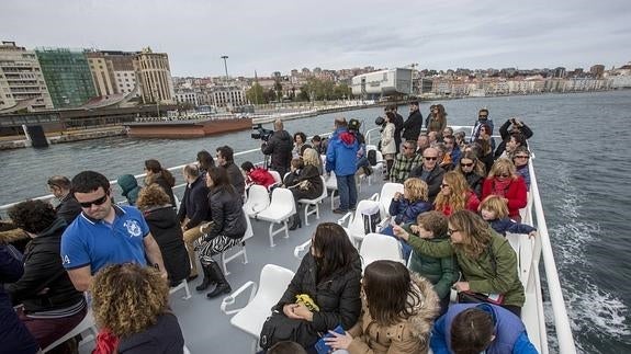 El proyecto de conexión marítima con el aeropuerto se hace a la mar