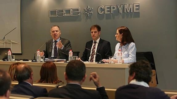 CEOE-Cantabria se enfrenta a otro año de "duros sacrificios" con ajustes de personal