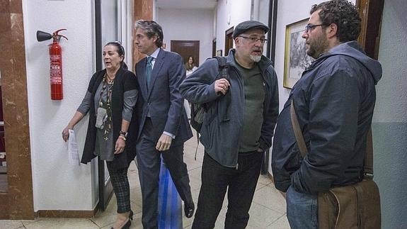 El alcalde consulta a Intervención si Mantecón cometió un delito con una cuenta