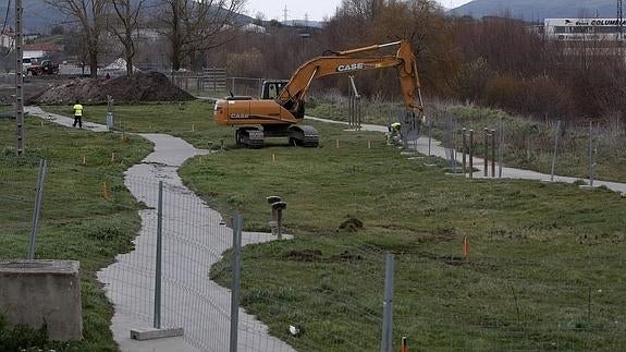 La Confederación Hidrográfica autoriza el puente sobre el Hijar para llegar al polígono