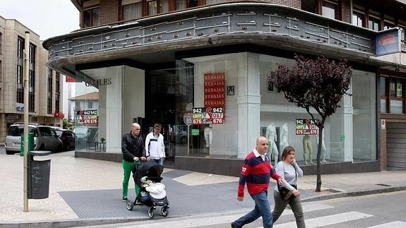 El local de los antiguos Almacenes Dinamarca deja paso a una franquicia