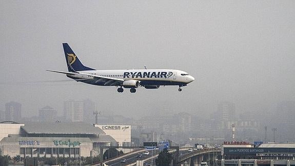 El sistema de aproximación con niebla del aeropuerto lleva un mes desconectado