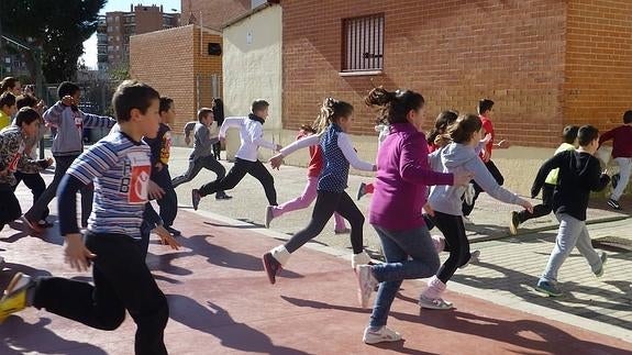 Los escolares cántabros podrán disfrutar de una semana de descanso cada dos meses lectivos