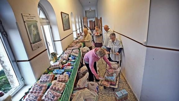 Bajan las peticiones de ayuda a Cáritas pero se enquista la pobreza extrema