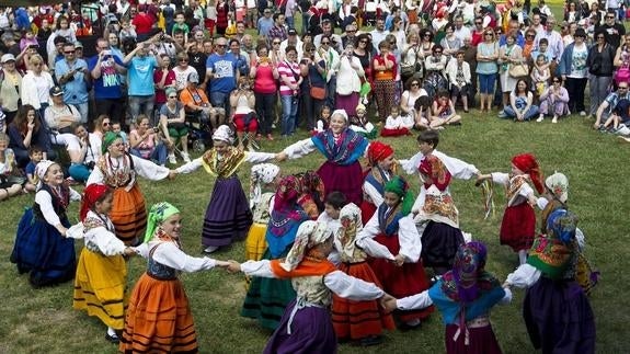 Tradición, artesanía y muchos juegos, este domingo en el Día Infantil de Cantabria