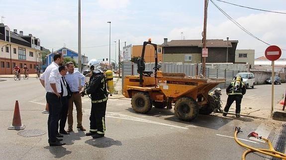La rotura de una tubería de gas causa alarma entre los vecinos de Barreda