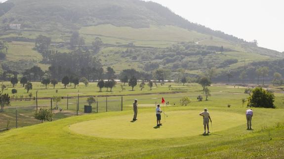 "Cantabria tiene todas las condiciones para triunfar como destino de golf"