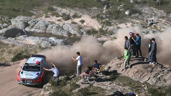 Dani Sordo busca desde hoy el podio en el Rally de Cerdeña