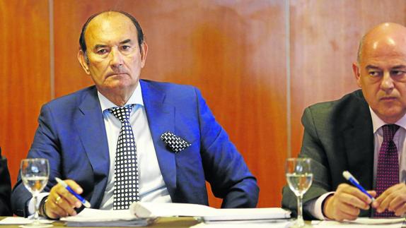 Revuelta propone al exdirector general de Inditex como consejero de Sniace