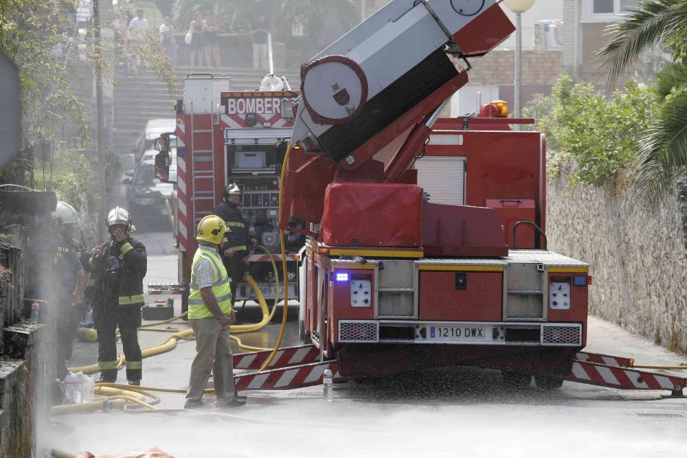 UGT dice que Castro está "jugando con fuego" con sus bomberos