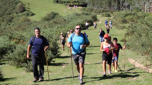 Unos 400 deportistas participarán en la prueba de ascenso al Monte Dobra