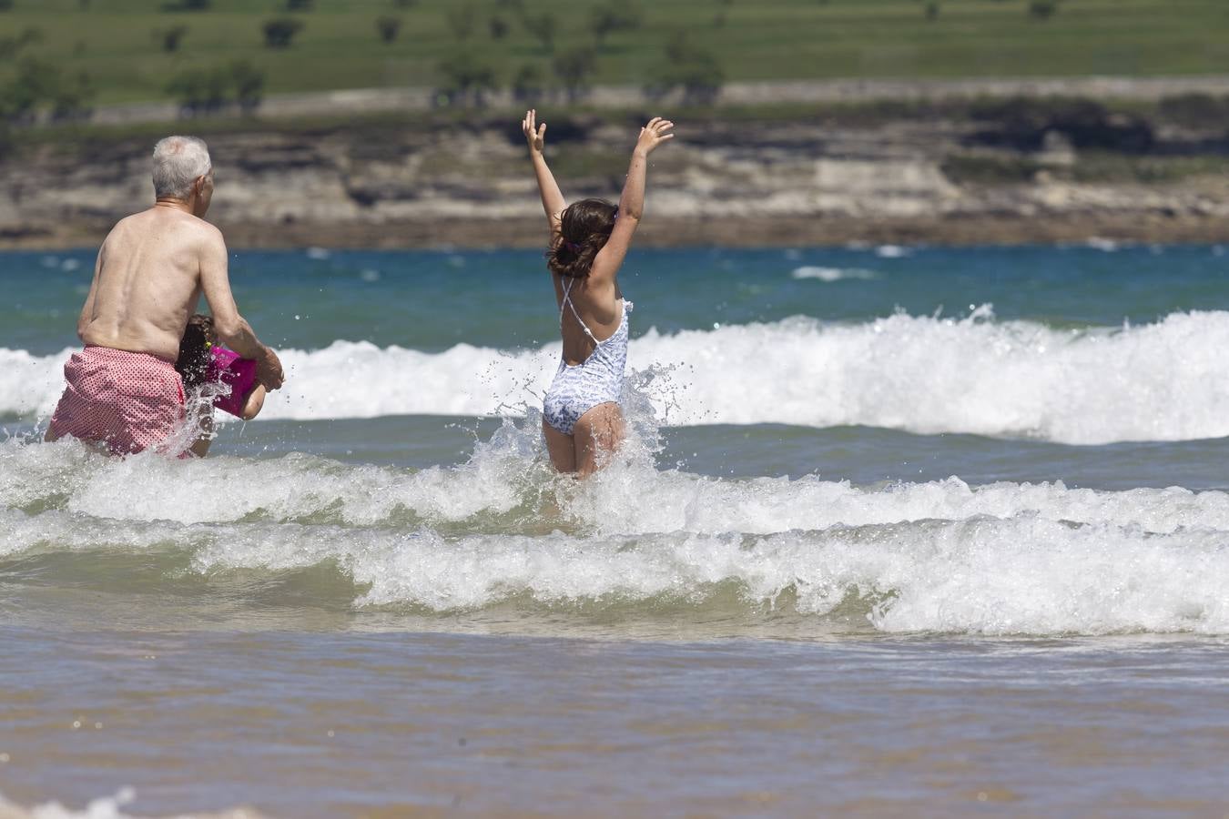 El verano se estrena con máximas de 30 grados