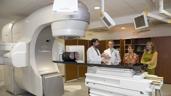 Valdecilla ya dispone del tratamiento de radioterapia "más avanzado de España"