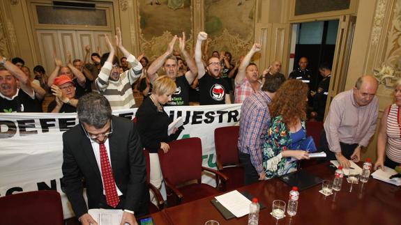 "Ha sido un secuestro a la democracia y un chantaje"