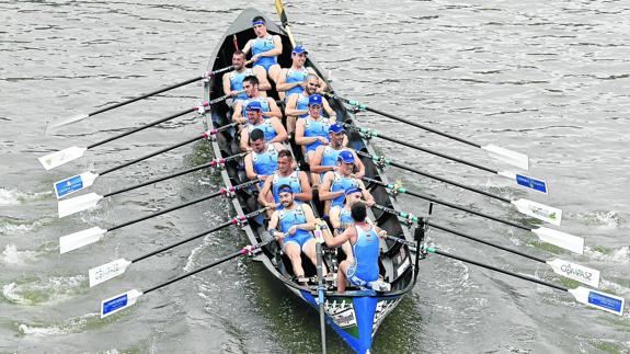 Astillero mantiene el tipo en su regata