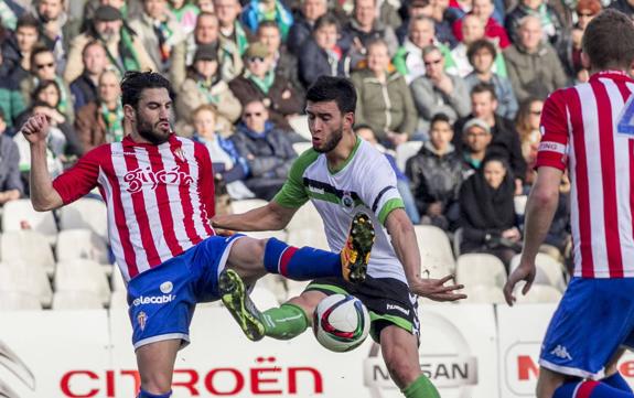 Racing, Sporting y Alavés, triangular en El Sardinero