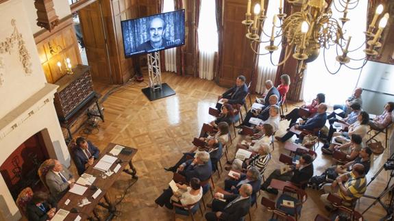 La UIMP homenajea a Lasheras, "maestro de Altamira"