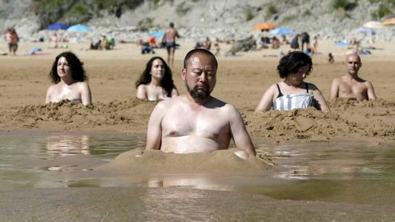 Dos horas enterrado en la playa