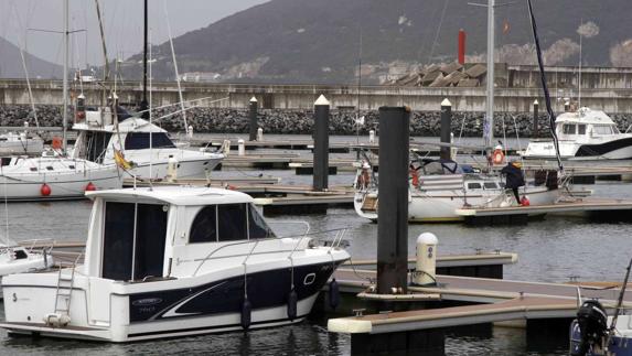 La regata Copa Príncipe de Asturias de vela arranca en el puerto de Laredo