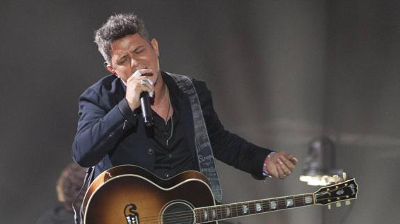 Casi 8.000 almas se entregan a Alejandro Sanz