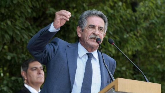 El PP cree que el discurso de Revilla fue "un gran esperpento"