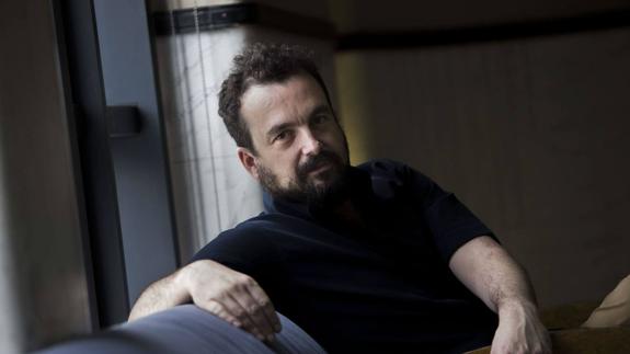 "Rodar con Anne Hathaway ha sido como conducir un 'ferrari'"