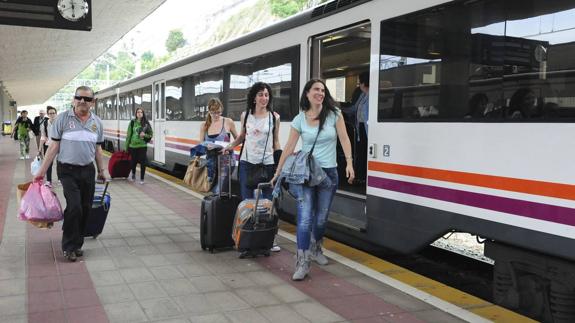 Comienzan los cortes de trenes entre Santander y Palencia