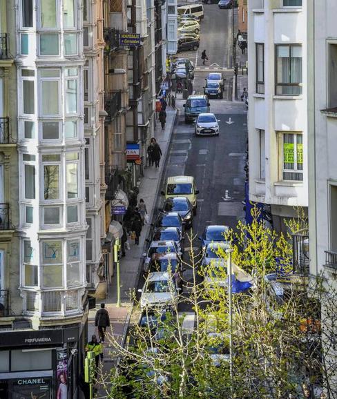 La calle Cervantes será peatonal con un carril de circulación restringida