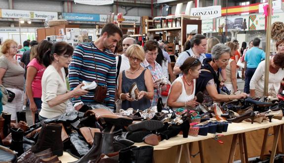 Un centenar de comercios participará en la Feria del Stock a final de mes