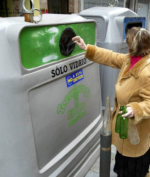 Ayuntamiento y Hostelería promoverán el reciclaje de vidrio en las fiestas