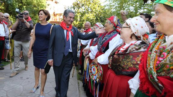 "Cantabria liderará la sublevación de las autonomías contra la política de ajustes"